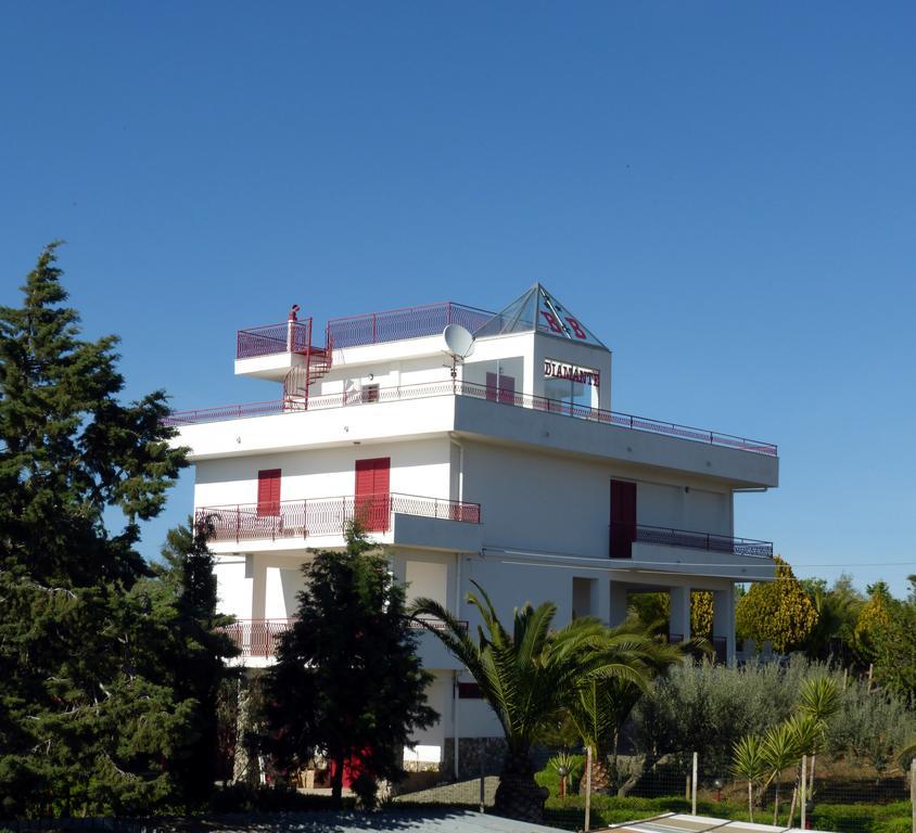B&B Diamante Nissoria Exterior photo